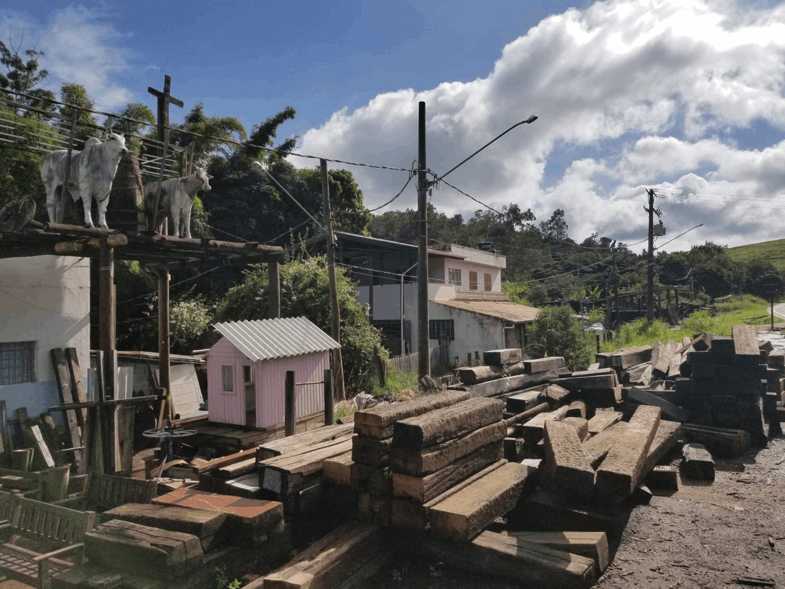 galeria de fotos da empresa fabricante de dormentes cruzetas moveis rusticos portoes situado em jundiai